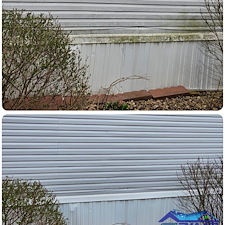 Mobile-Home-Pressure-Washing-in-St-Joseph-MO-Expert-Cleaning-for-a-Like-New-Look 4